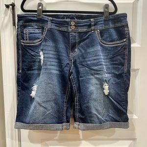 Ariya Jean Bermuda Shorts Size 18